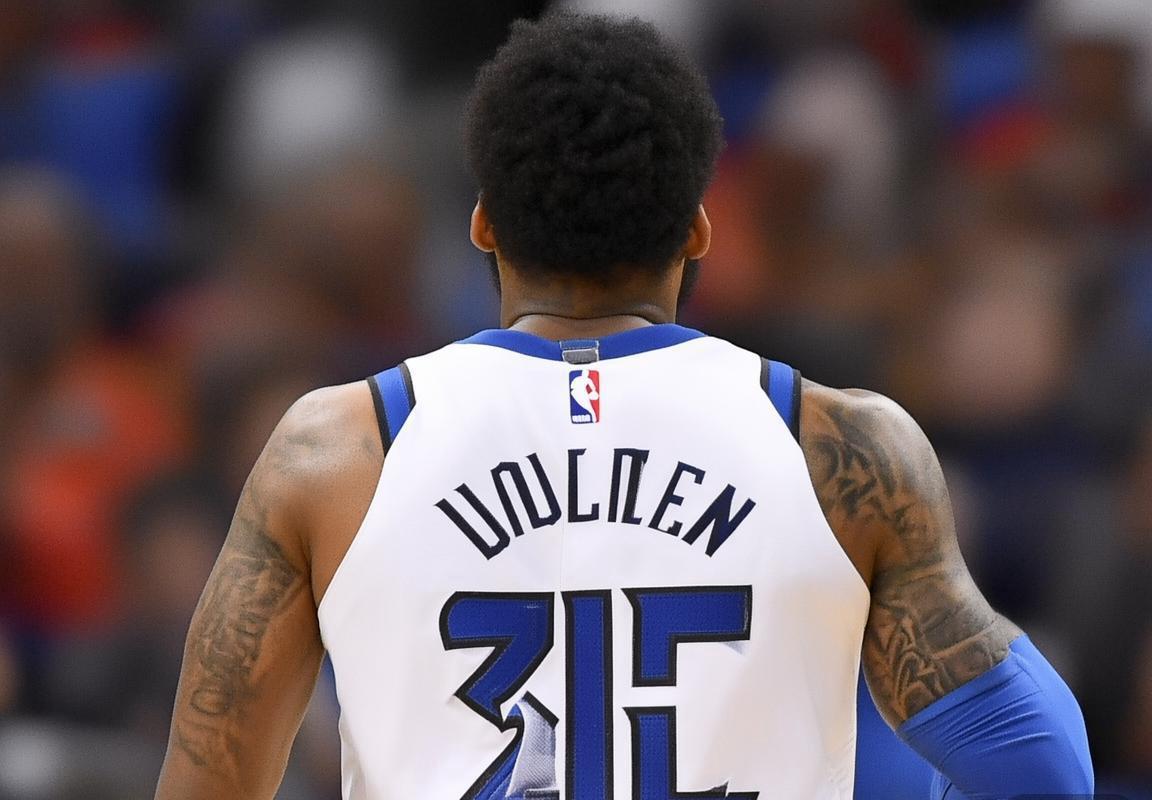 詹姆斯·哈登加盟明尼苏达森林狼，与爱德华兹组建三巨头撼动西部格局